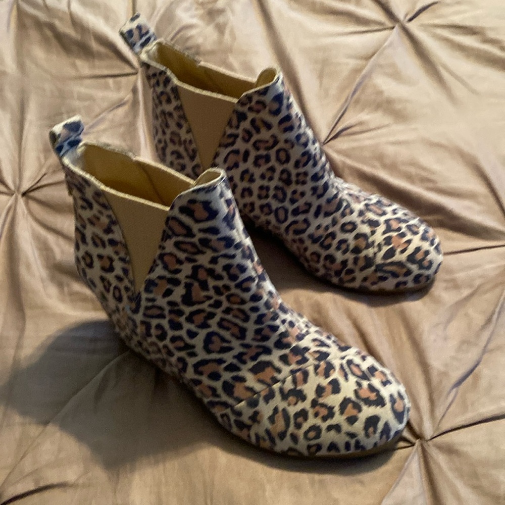Tom’s Wedge Bootie